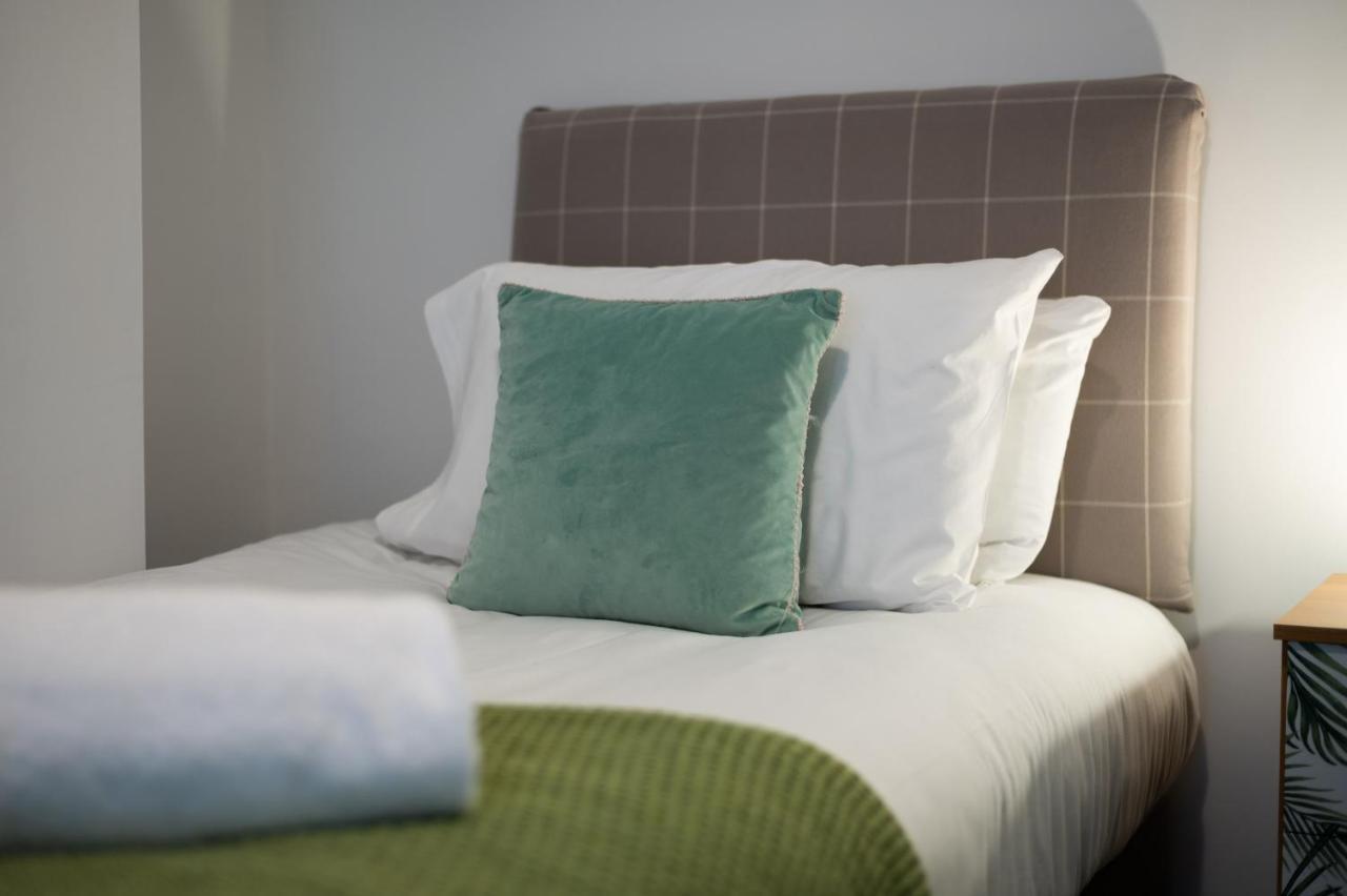 City Centre, Parking, Smart Tv'S In All Rooms Swansea Exterior foto